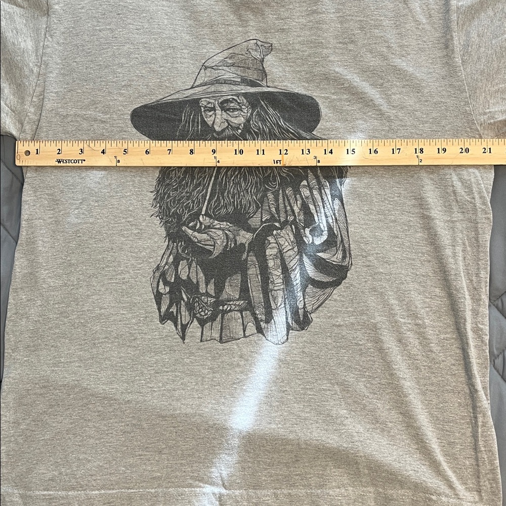 Lord of the Rings - Gandolph - Gray Graphic T-Shirt - Picture 6 of 8